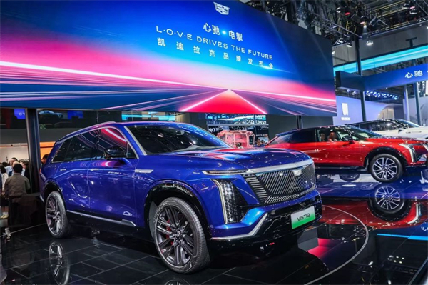 在“主場(chǎng)”，當(dāng)“主角”！上汽集團(tuán)盛裝出席上海車展
