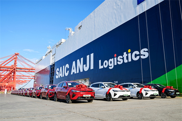 7600車(chē)位 中國(guó)最大清潔能源汽車(chē)運(yùn)輸船“首航”