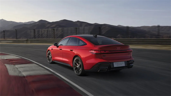 全新上汽奧迪A5L Sportback正式上市，限時(shí)臻享價(jià)25.99萬(wàn)元起